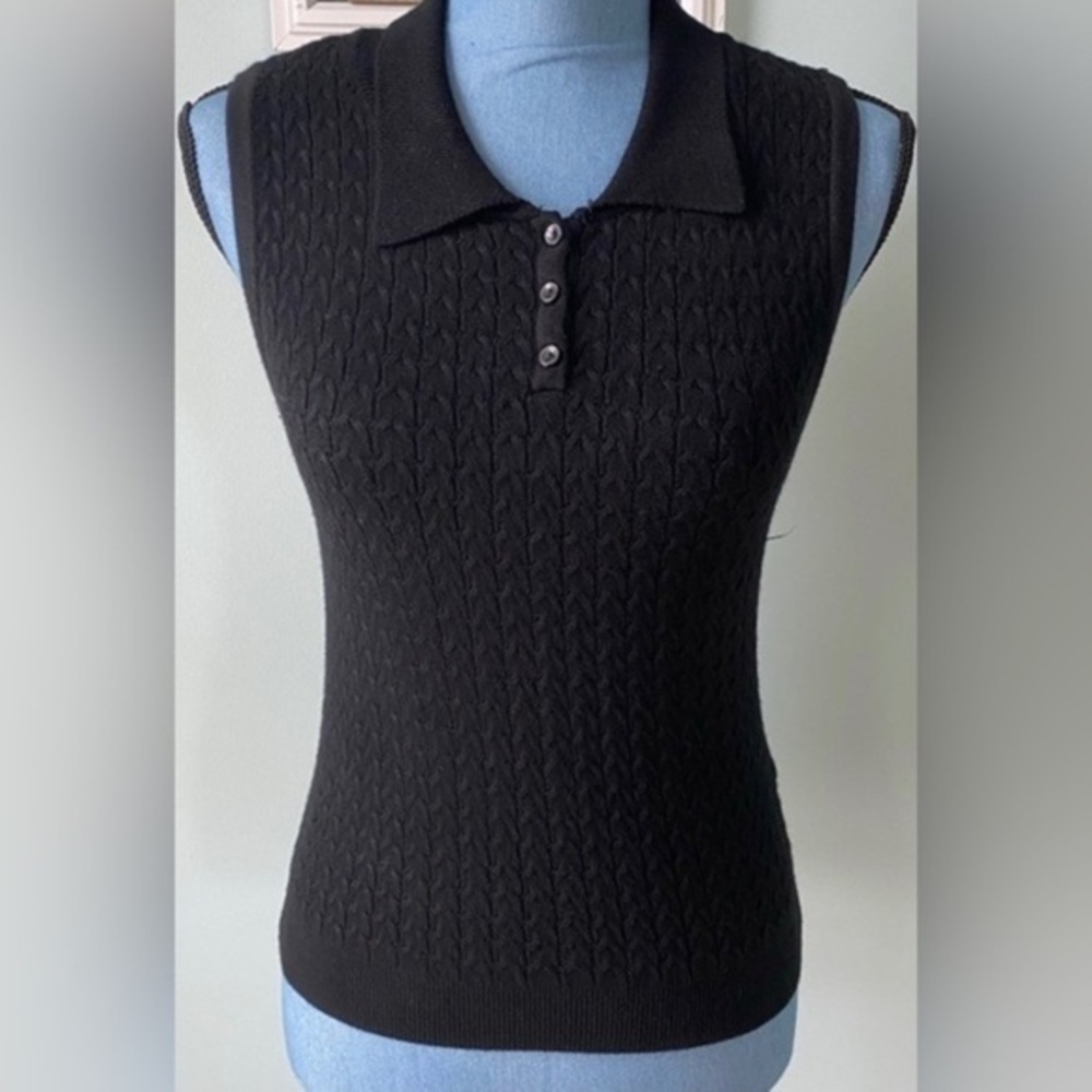 Women’s Sweater Vest Size Large But Runs Small Black Collared Forever 21 NWOT